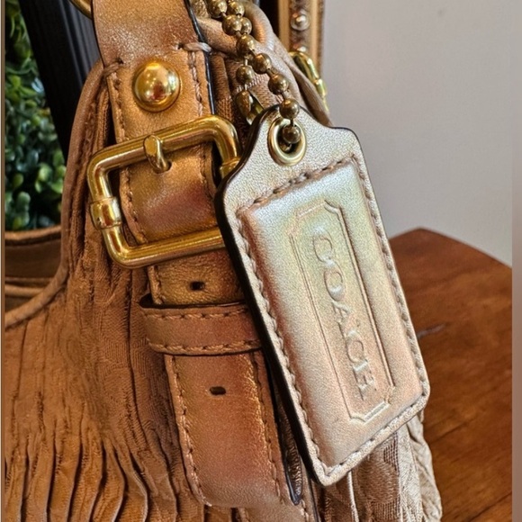 Beautiful Madison Coach bag ❤️ - Picture 5 of 8